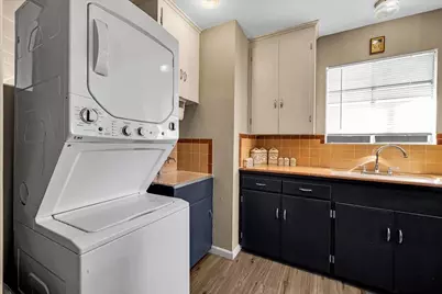 62137 Desert Air Road, Joshua Tree, CA 92252 - Photo 11