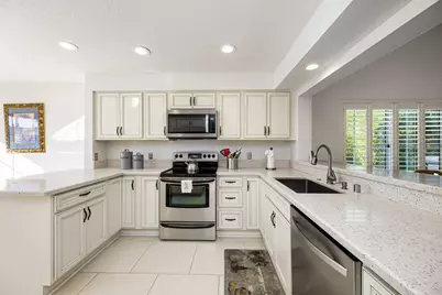 320 Vista Royale Drive, Palm Desert, CA 92211 - Photo 9
