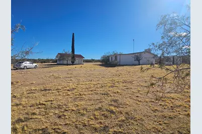 56625 Valley View Road, Landers, CA 92285 - Photo 13