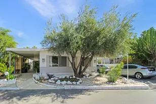 26 Diamond E Dr, Palm Desert, CA 92260 - Photo 1