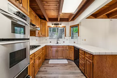 27157 Peninsula Drive, Lake Arrowhead, CA 92352 - Photo 9