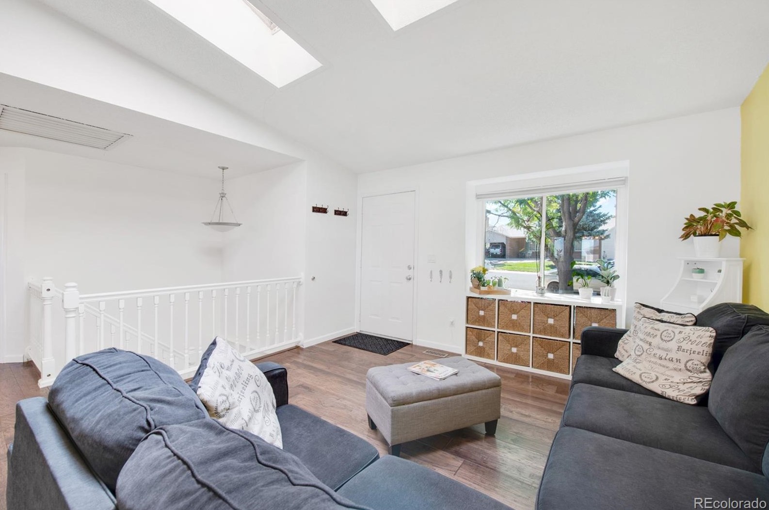 9935 Wagon Trl Dr, Littleton CO 80123-1955 exterior