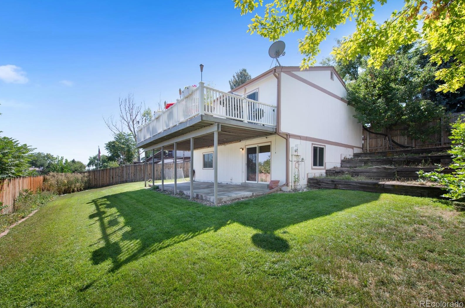 9935 Wagon Trl Dr, Littleton CO 80123-1955 exterior