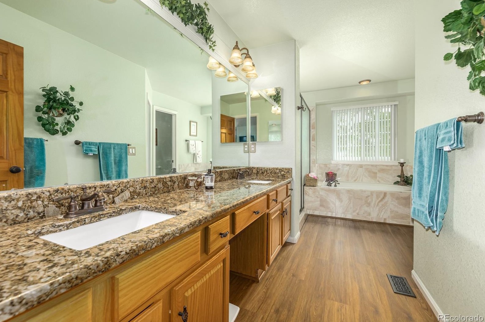 9137 Rockland Pl, Littleton CO 80128-8321 exterior