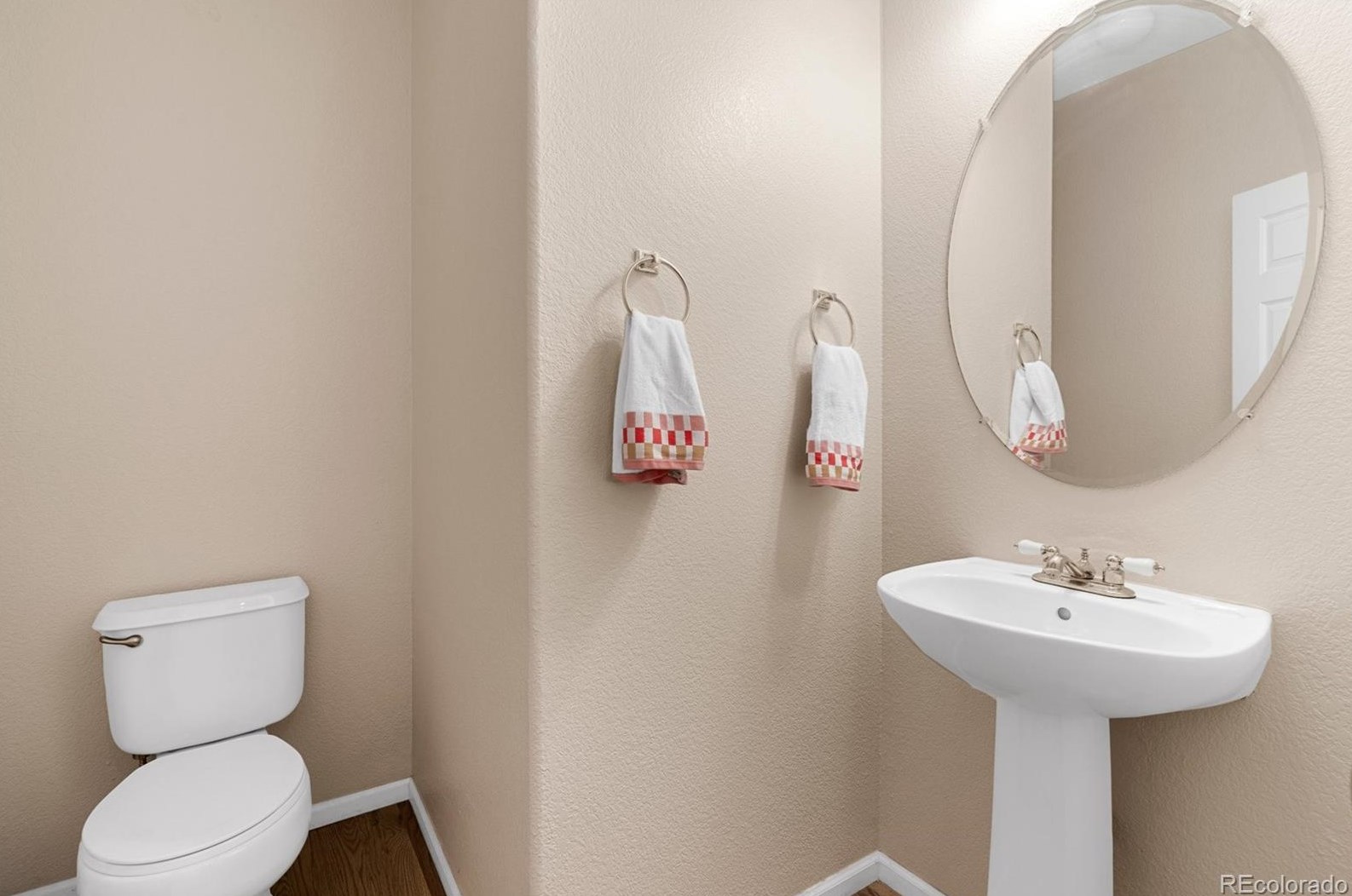 751 Chadwick Cir, Littleton CO exterior