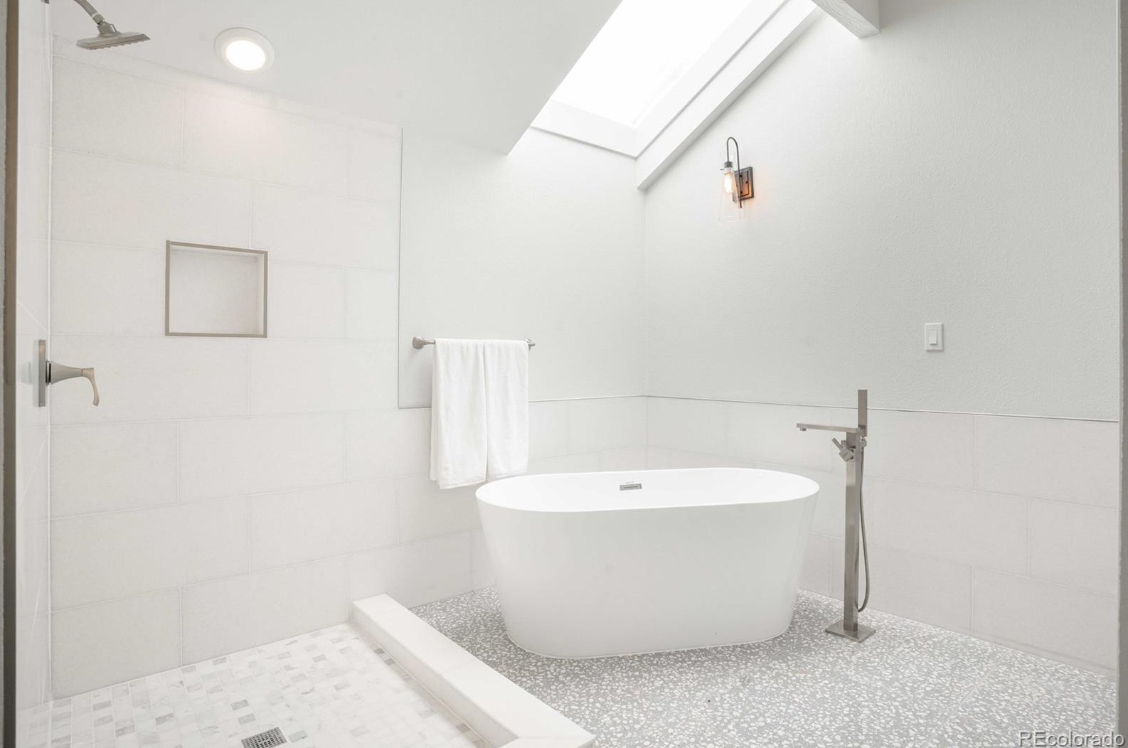 7706 Clermont Ct, Littleton CO  80122-3707 exterior