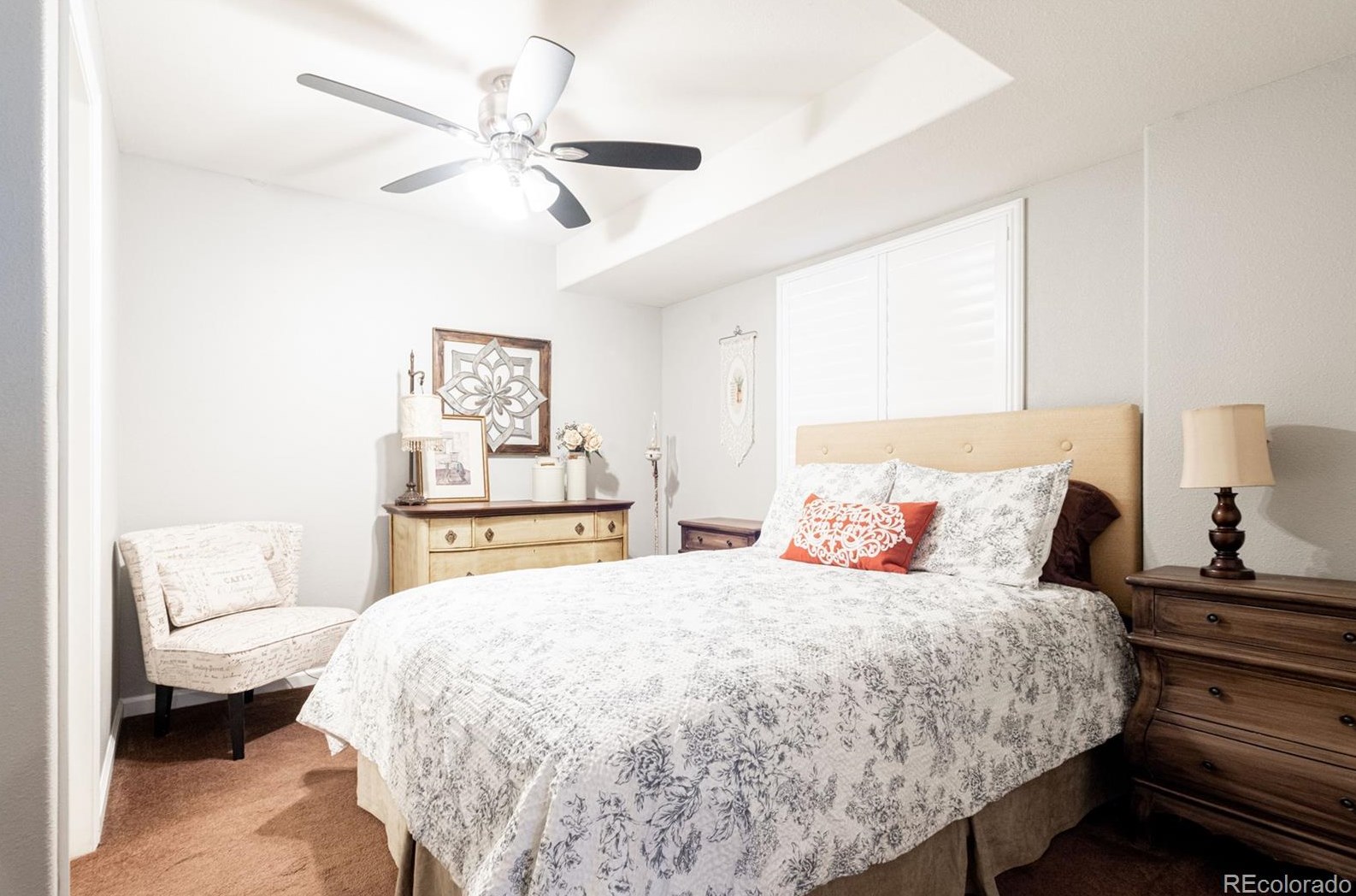 9461 Lark Sparrow Dr, Littleton CO 80126-5233 exterior