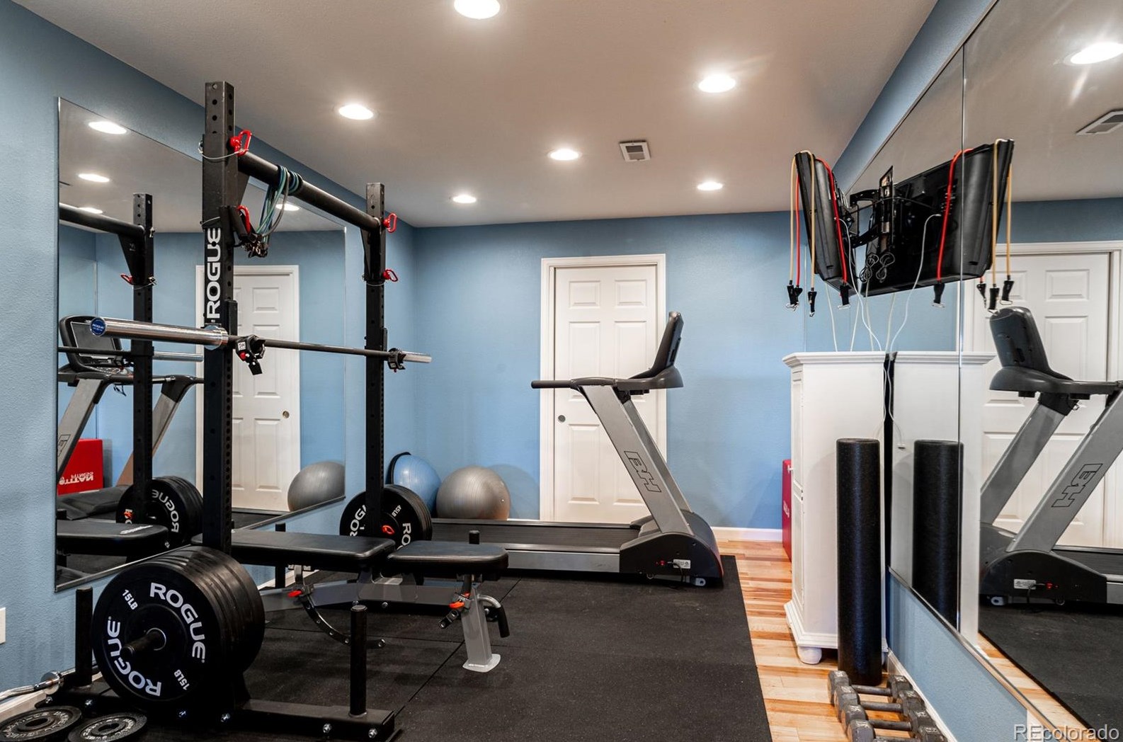 9461 Lark Sparrow Dr, Littleton CO 80126-5233 exterior