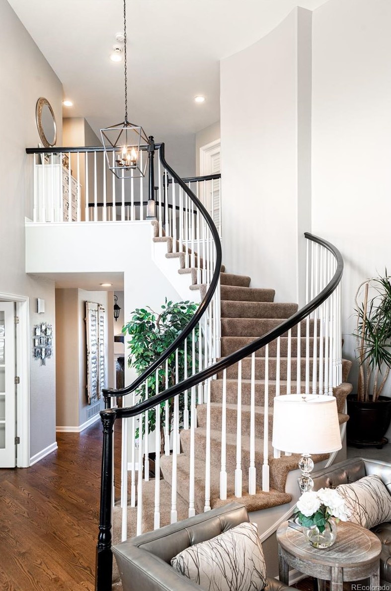 9461 Lark Sparrow Dr, Littleton CO 80126-5233 exterior