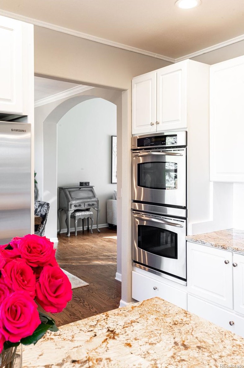 9461 Lark Sparrow Dr, Littleton CO 80126-5233 exterior