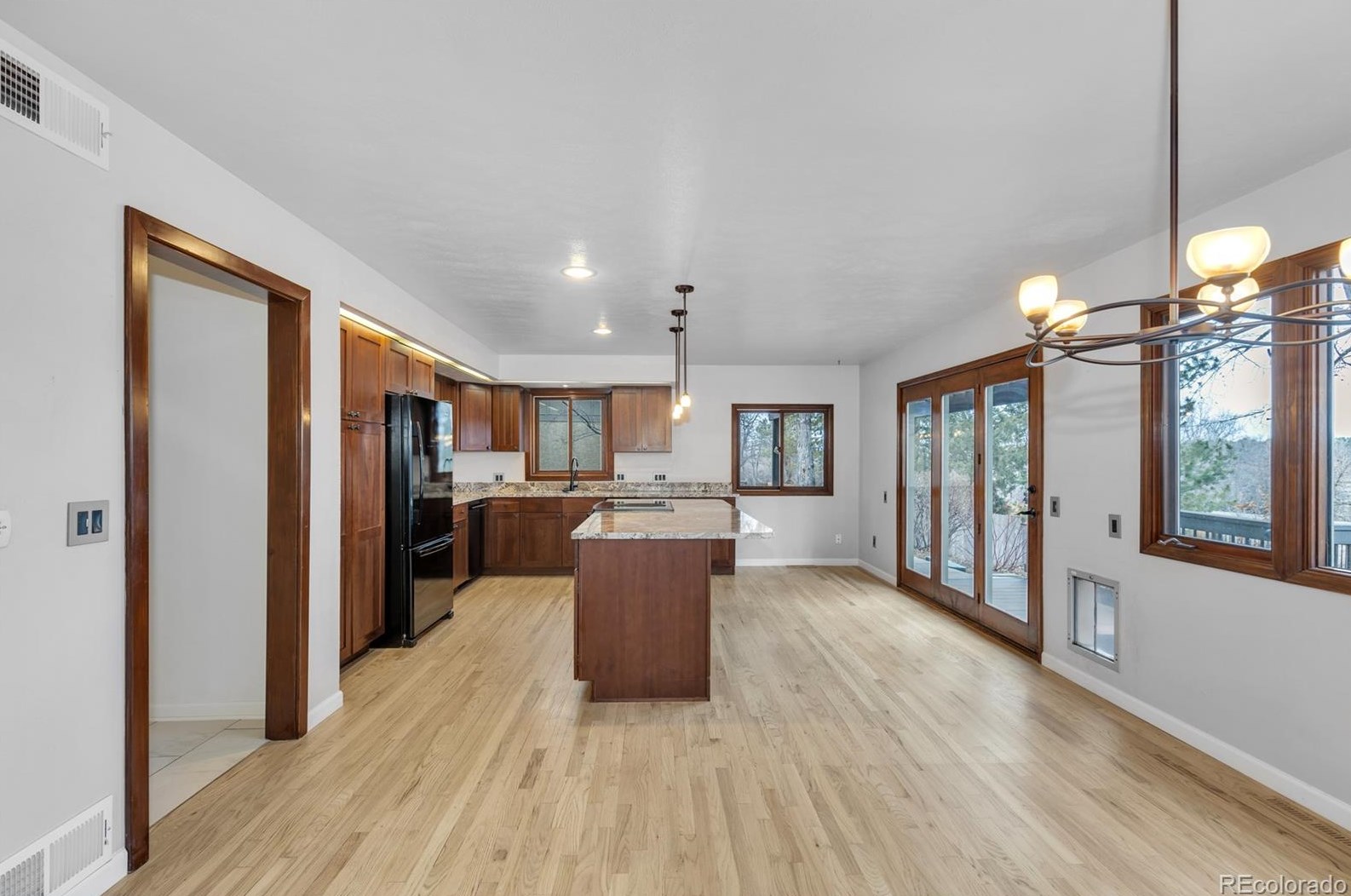 6131 Marion Way, Littleton CO 80121-2619 exterior