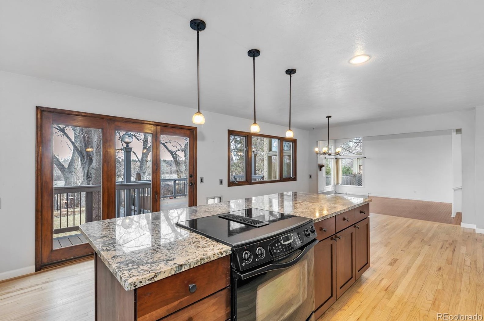 6131 Marion Way, Littleton CO 80121-2619 exterior