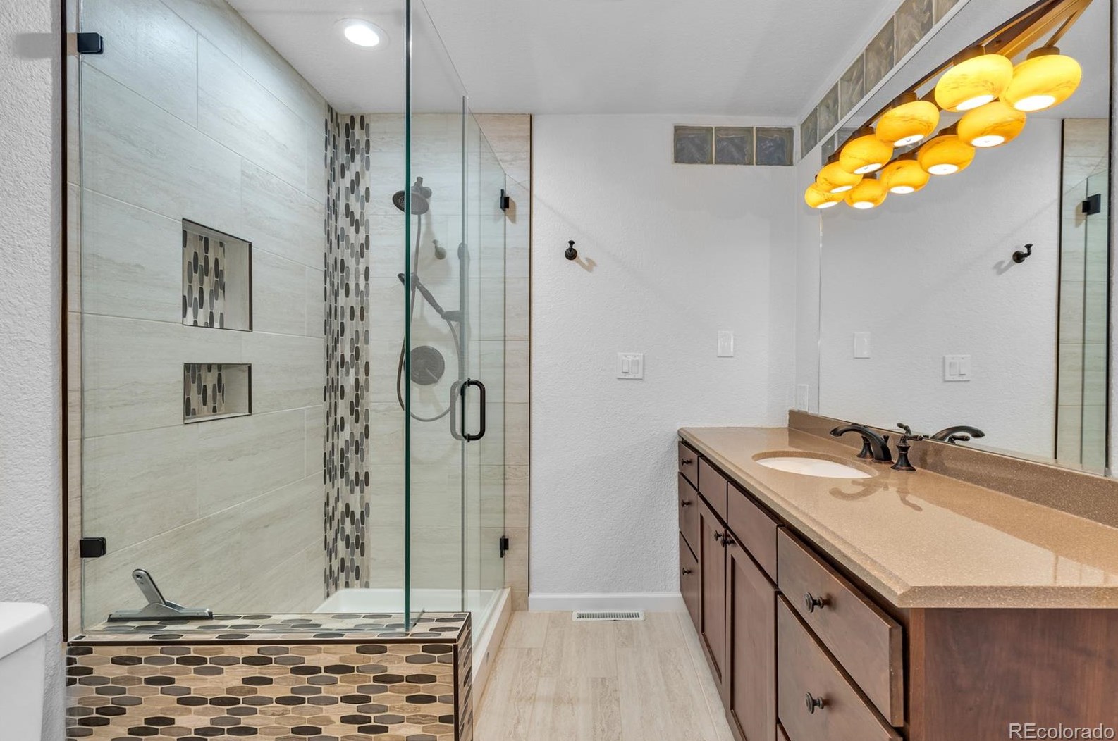 6131 Marion Way, Littleton CO 80121-2619 exterior