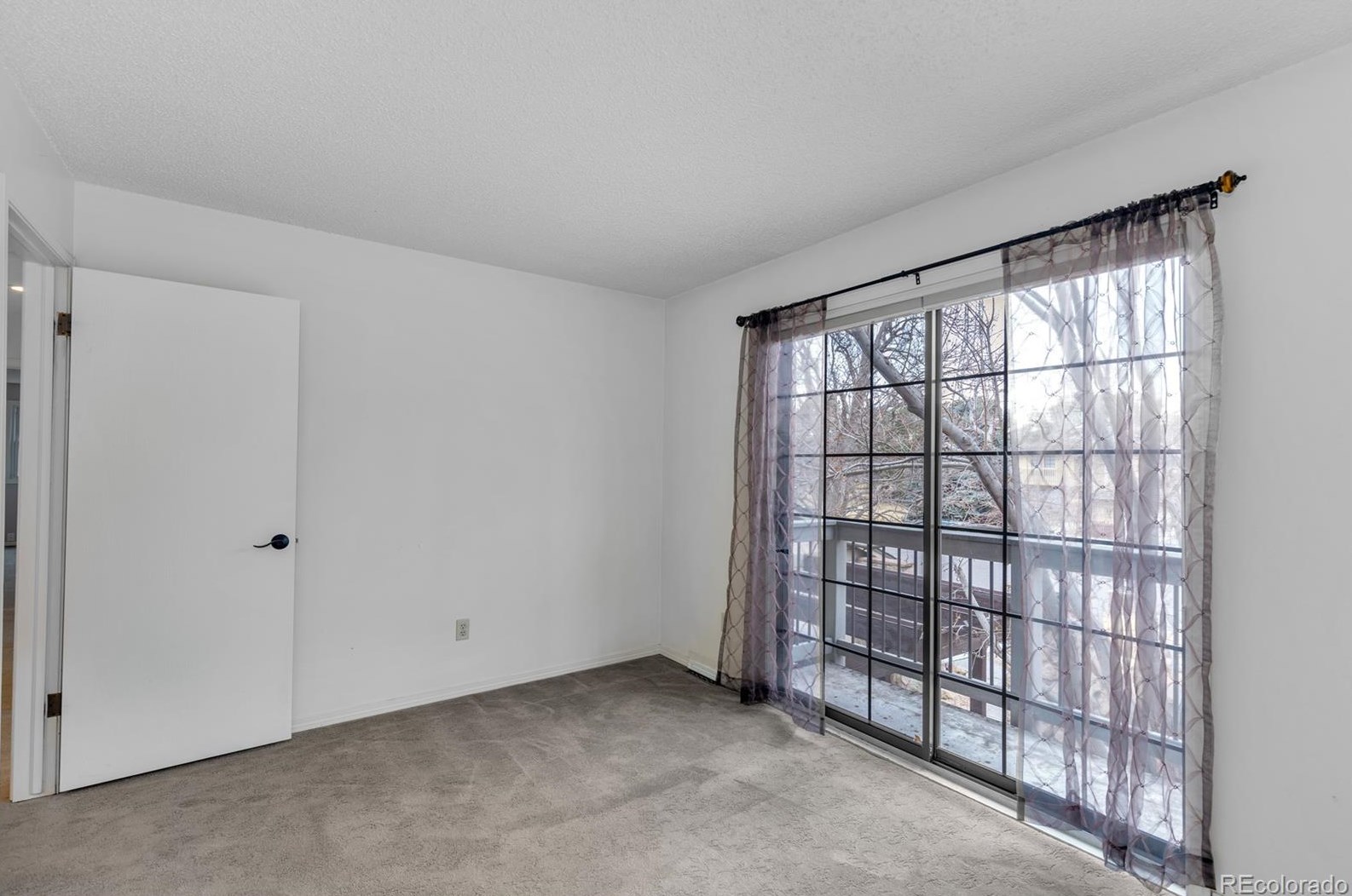 6131 Marion Way, Littleton CO 80121-2619 exterior