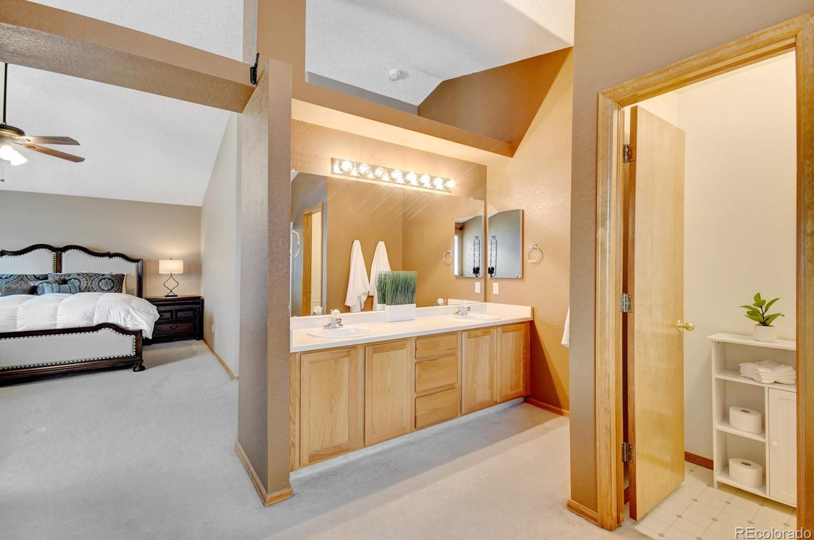 2337 Hyacinth Rd, Littleton CO 80129-4697 exterior