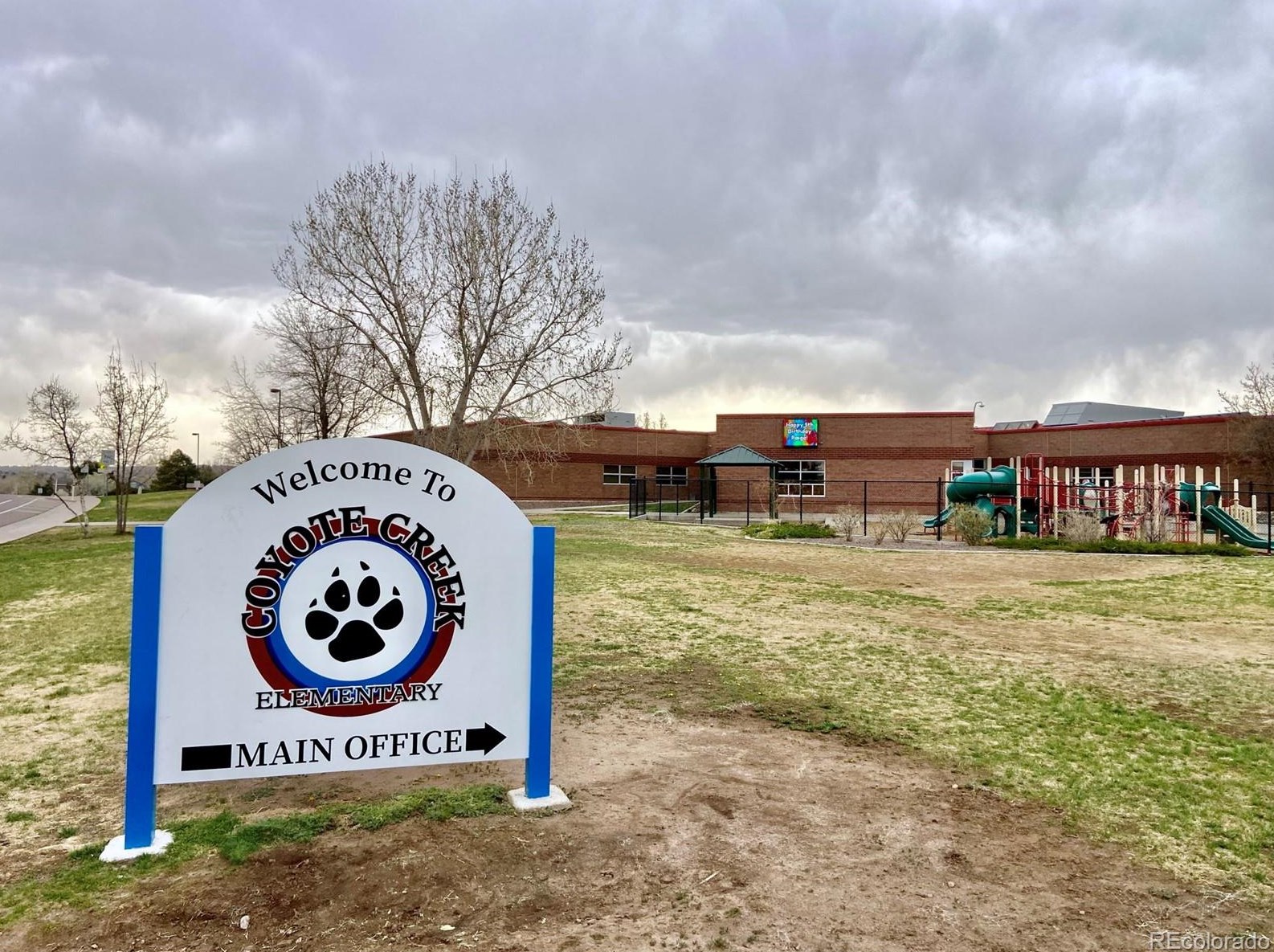 2337 Hyacinth Rd, Littleton CO 80129-4697 exterior