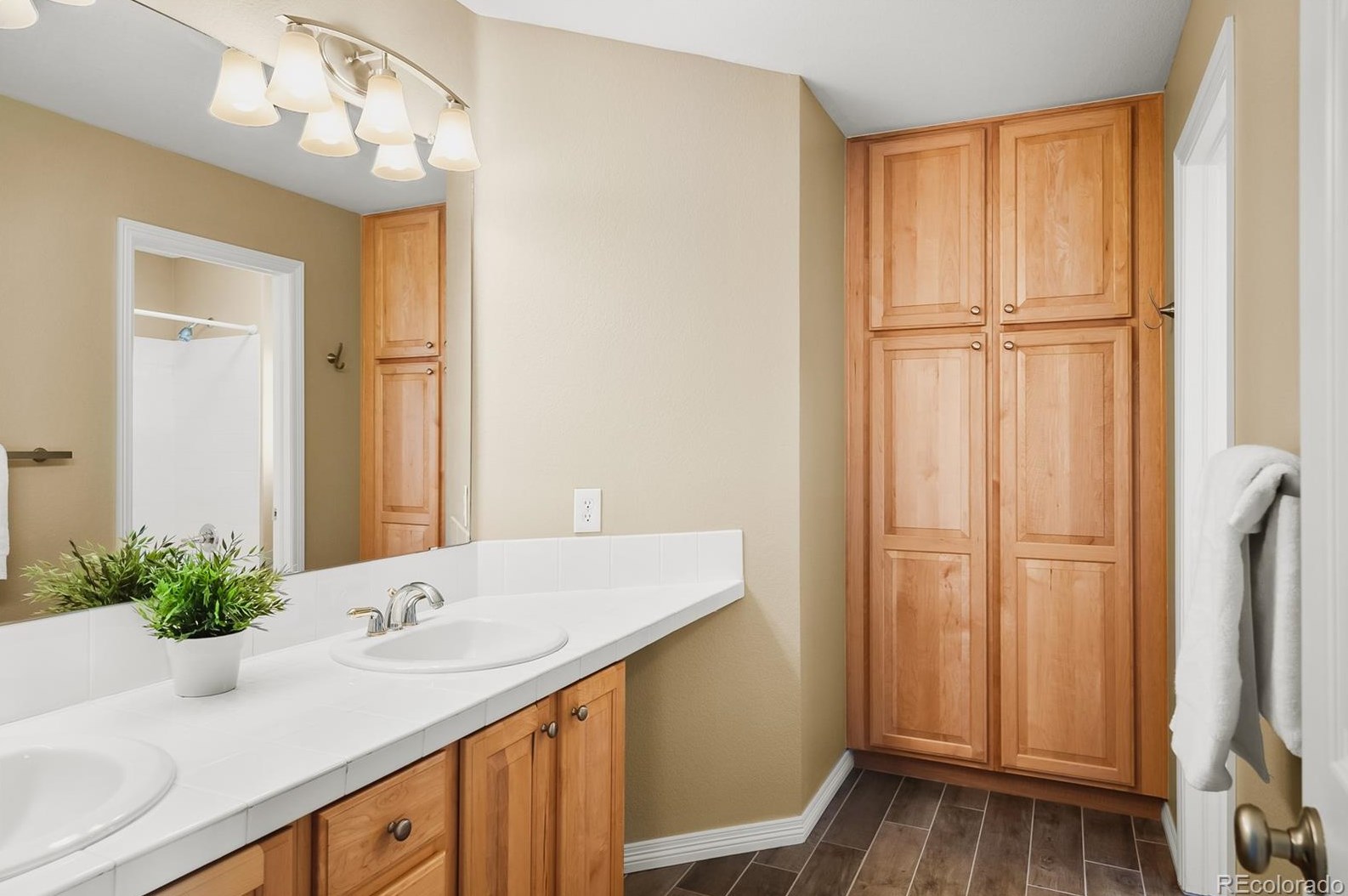 9859 Cambridge Pl, Littleton CO  80127-5907 exterior