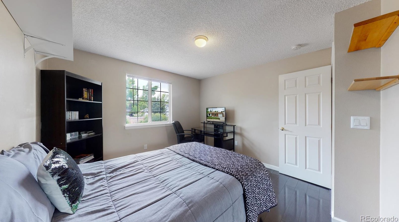 8542 Star Cir, Littleton CO 80128-6242 exterior