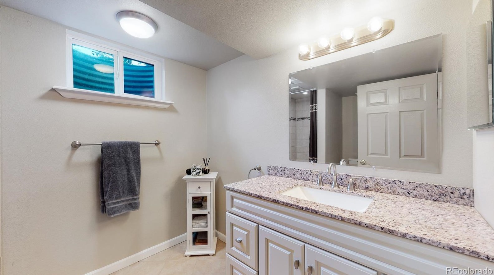 8542 Star Cir, Littleton CO 80128-6242 exterior