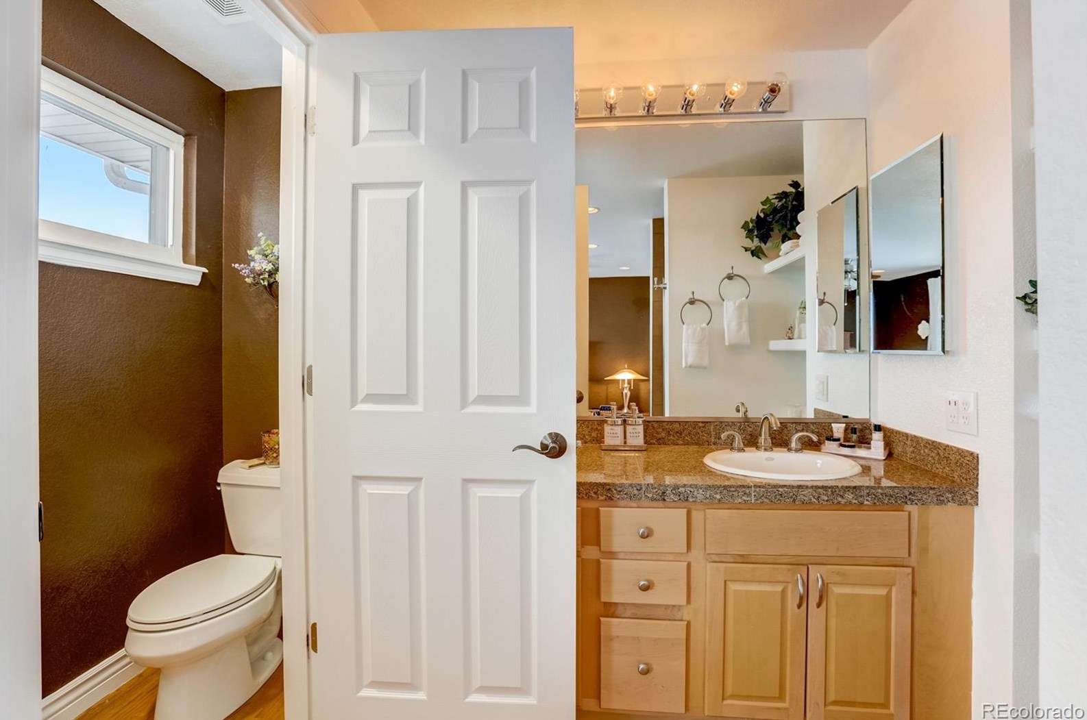 212 Helena Cir, Littleton CO 80124-2709 exterior