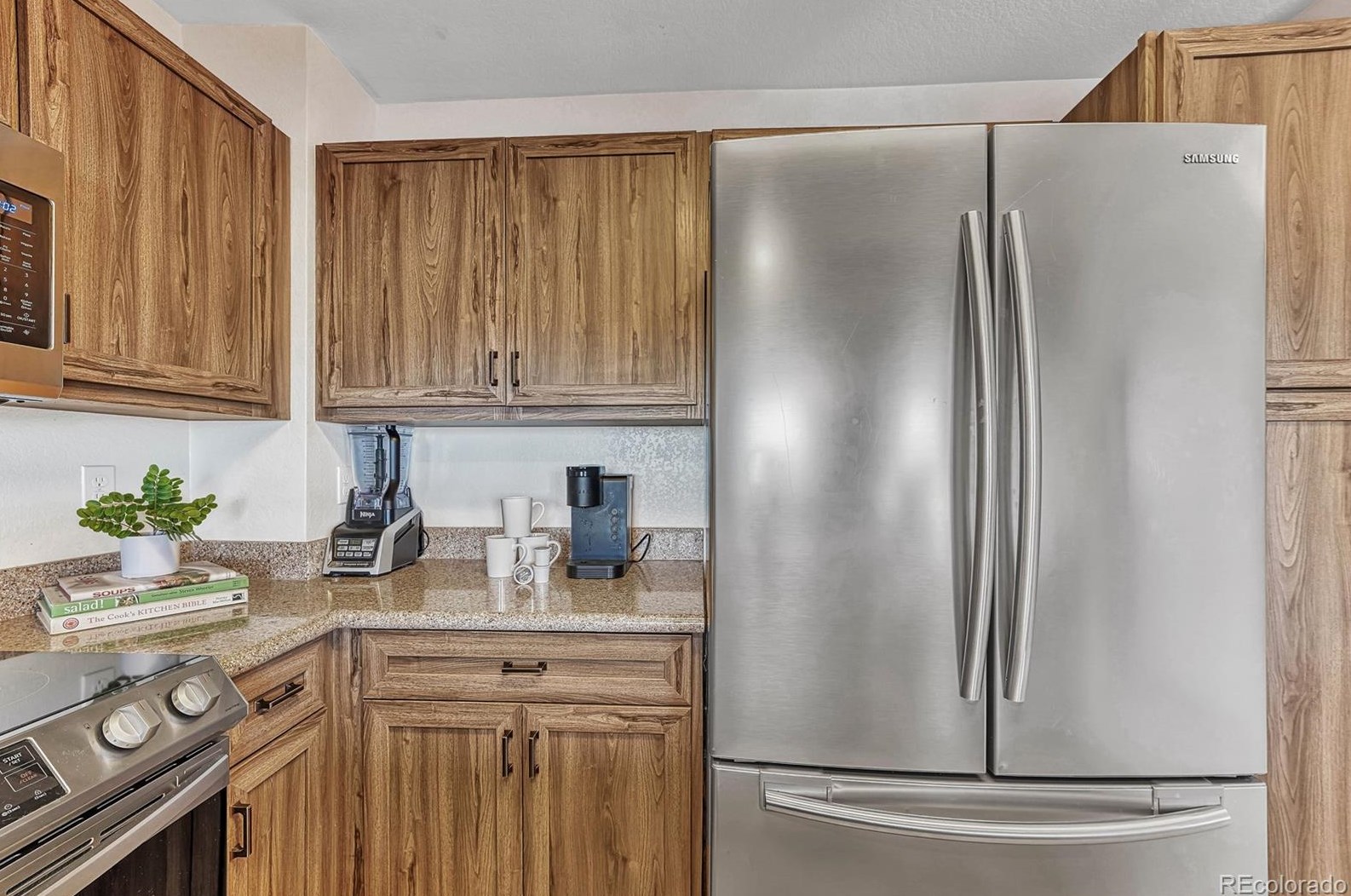 5297 Spruce Ave, Castle Rock CO  80104-8914 exterior