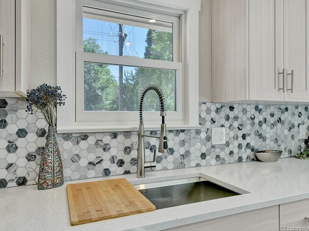 509 Pleasant St, Colorado Springs CO 80904-2112 exterior