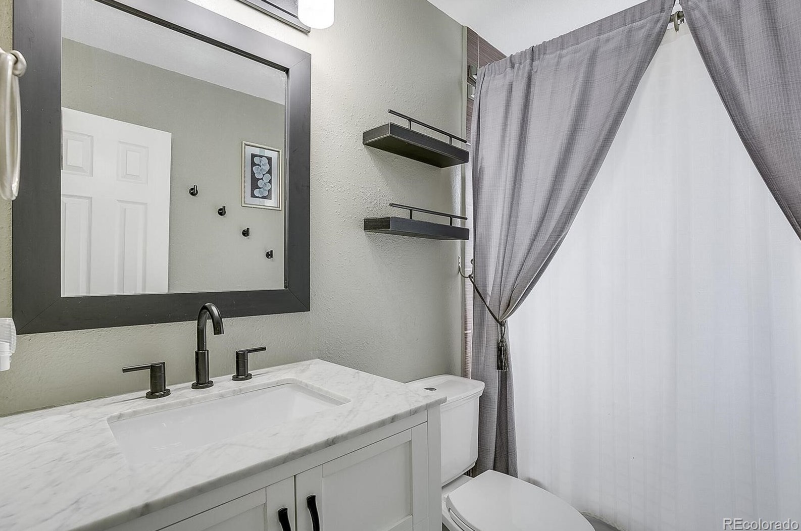 5855 Miller Ct, Littleton CO 80127-5584 exterior