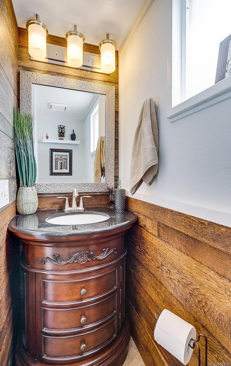 5855 Miller Ct, Littleton CO 80127-5584 exterior