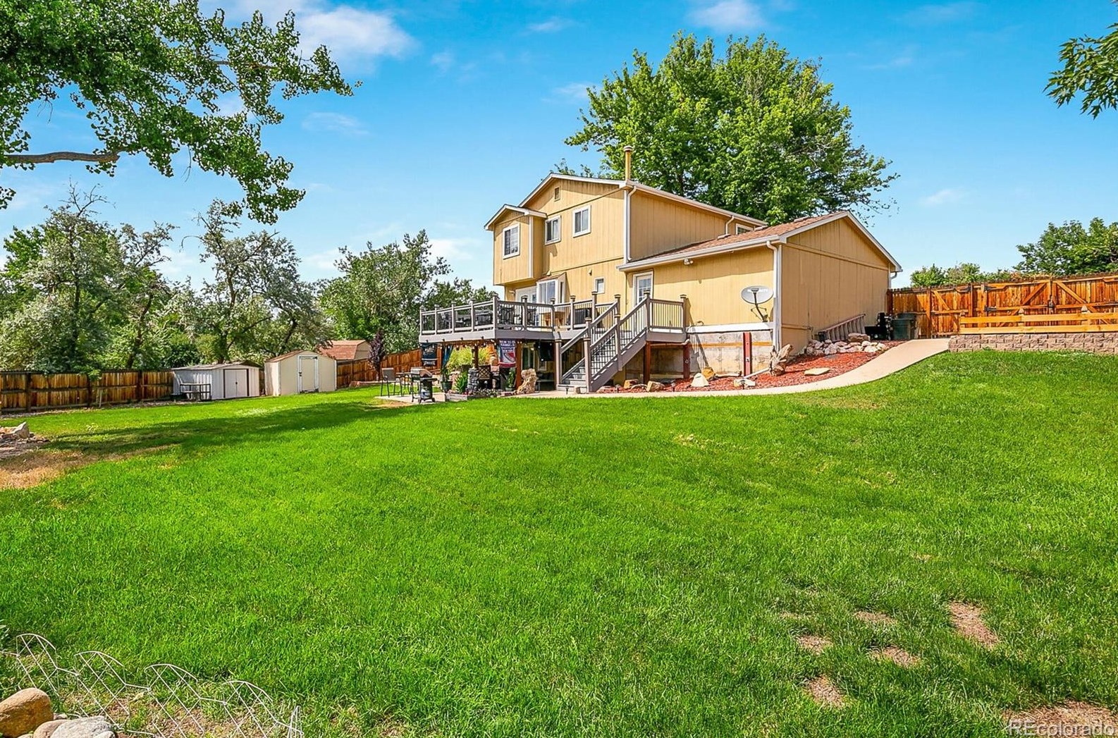 5855 Miller Ct, Littleton CO 80127-5584 exterior