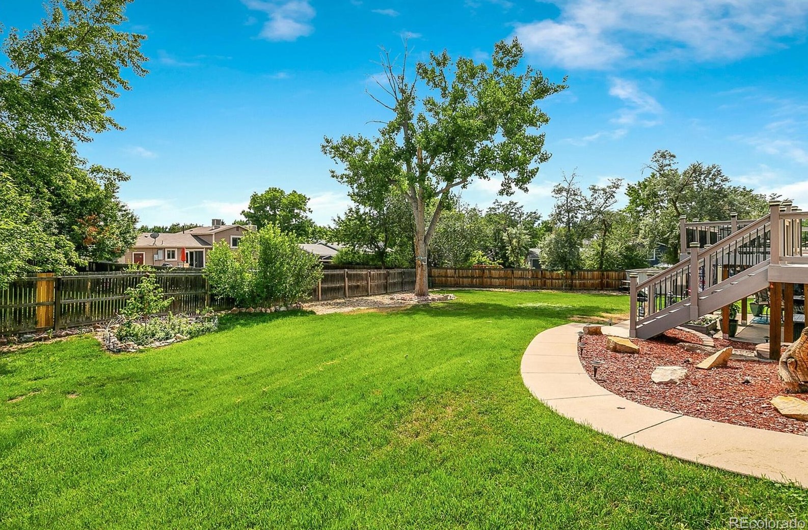 5855 Miller Ct, Littleton CO 80127-5584 exterior