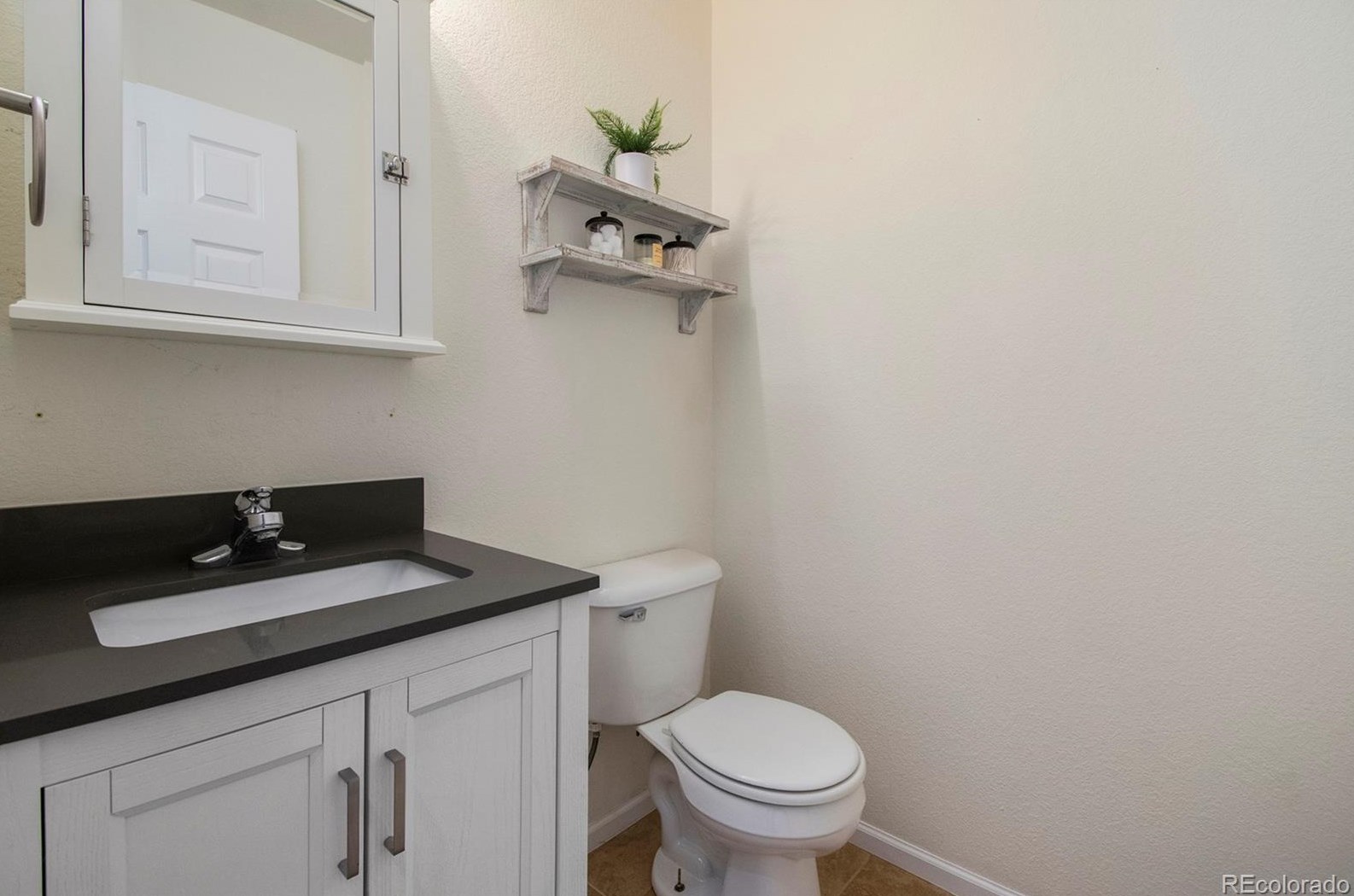 9681 Dover Way, Littleton CO 80123-3314 exterior