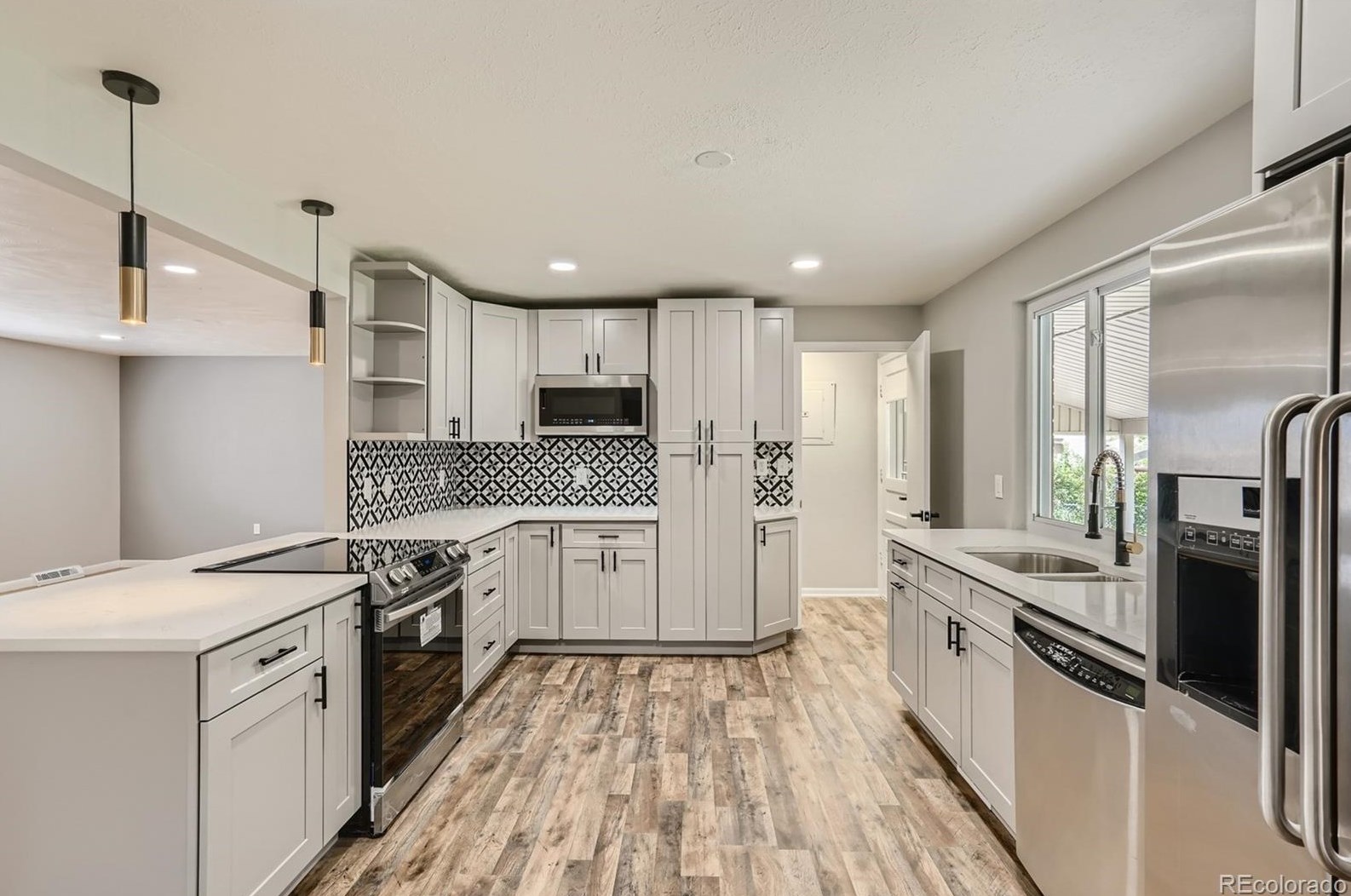 280 14th Ave, Denver CO  80204-2715 exterior