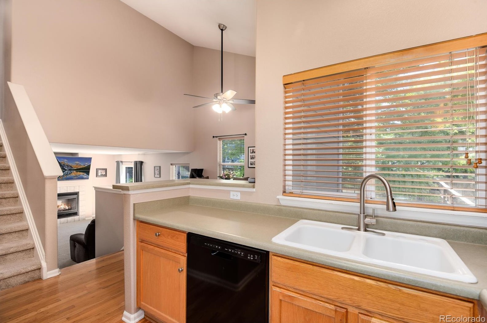 9820 Gatesbury Cir, Littleton CO  80126-6839 exterior