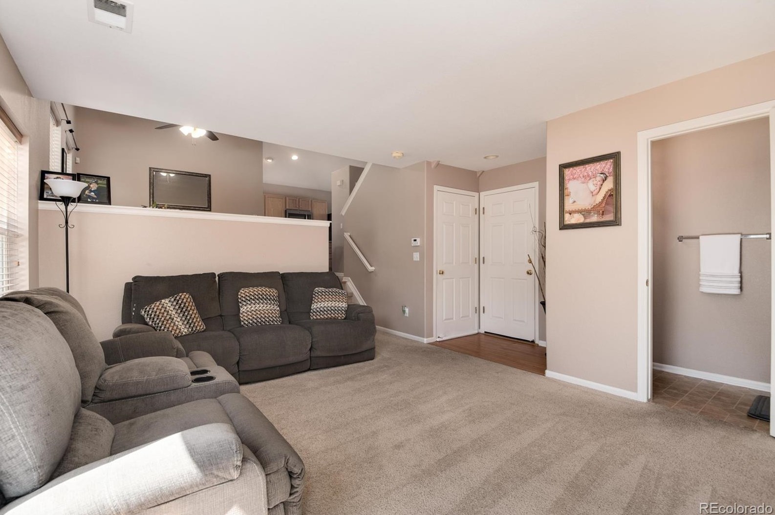 9820 Gatesbury Cir, Littleton CO  80126-6839 exterior