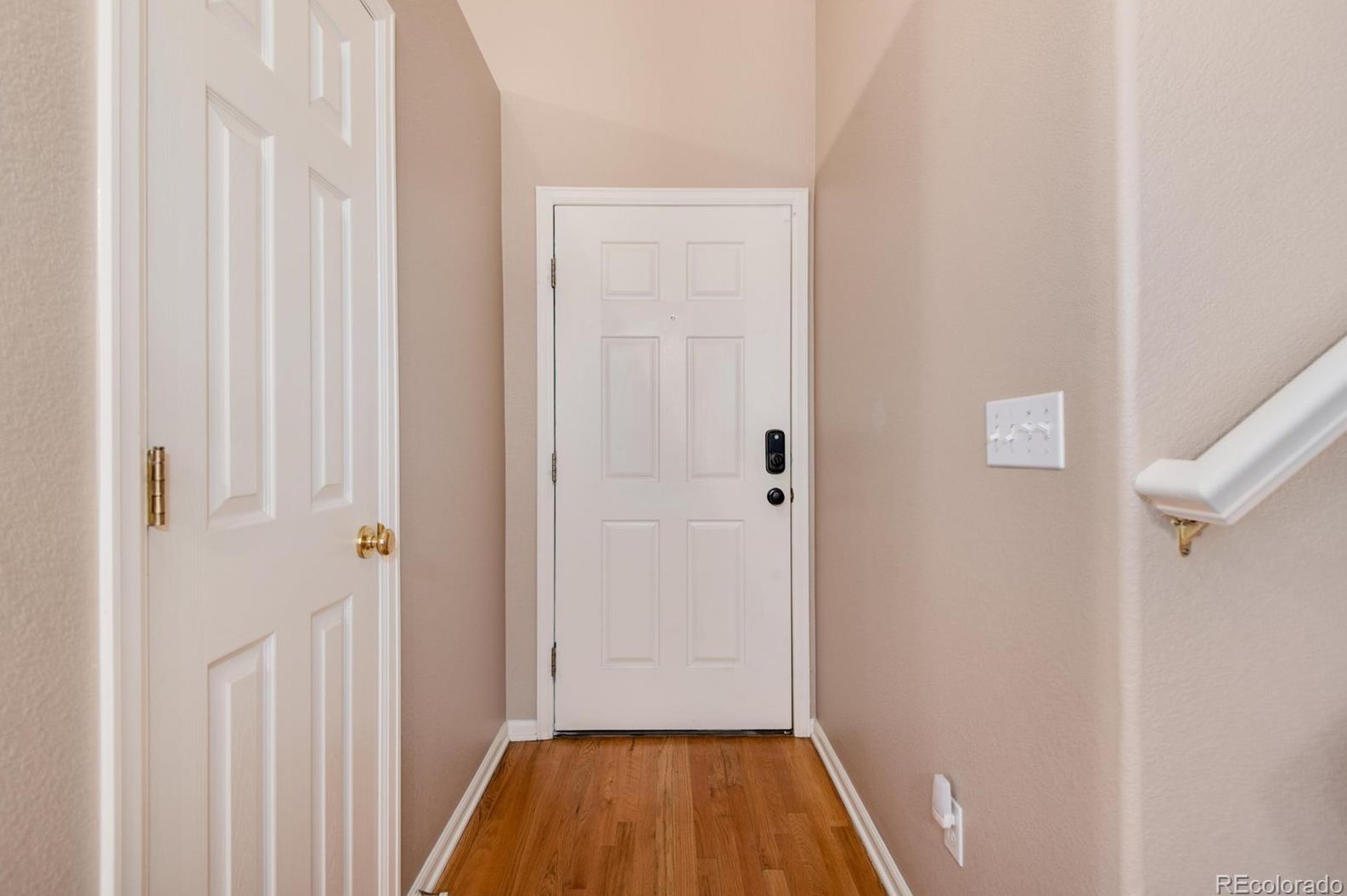 9820 Gatesbury Cir, Littleton CO  80126-6839 exterior