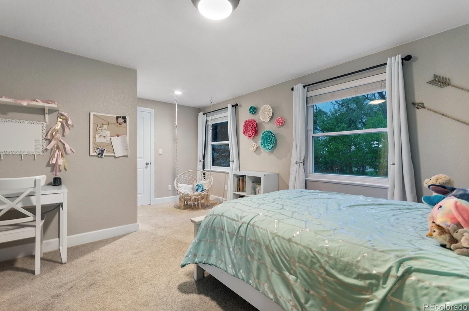 6220 Marion Way, Littleton CO 80121-2619 exterior