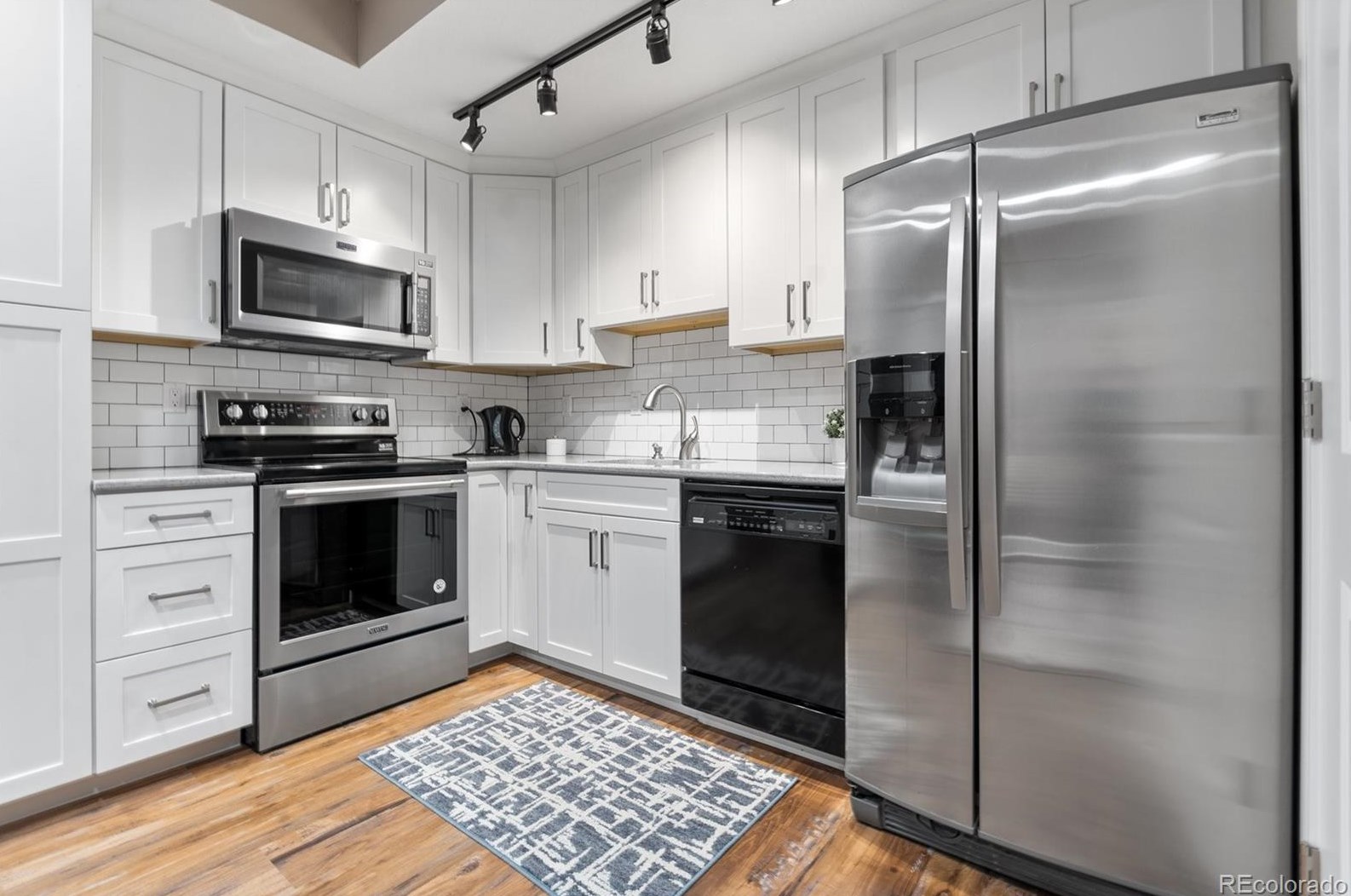 6220 Marion Way, Littleton CO 80121-2619 exterior