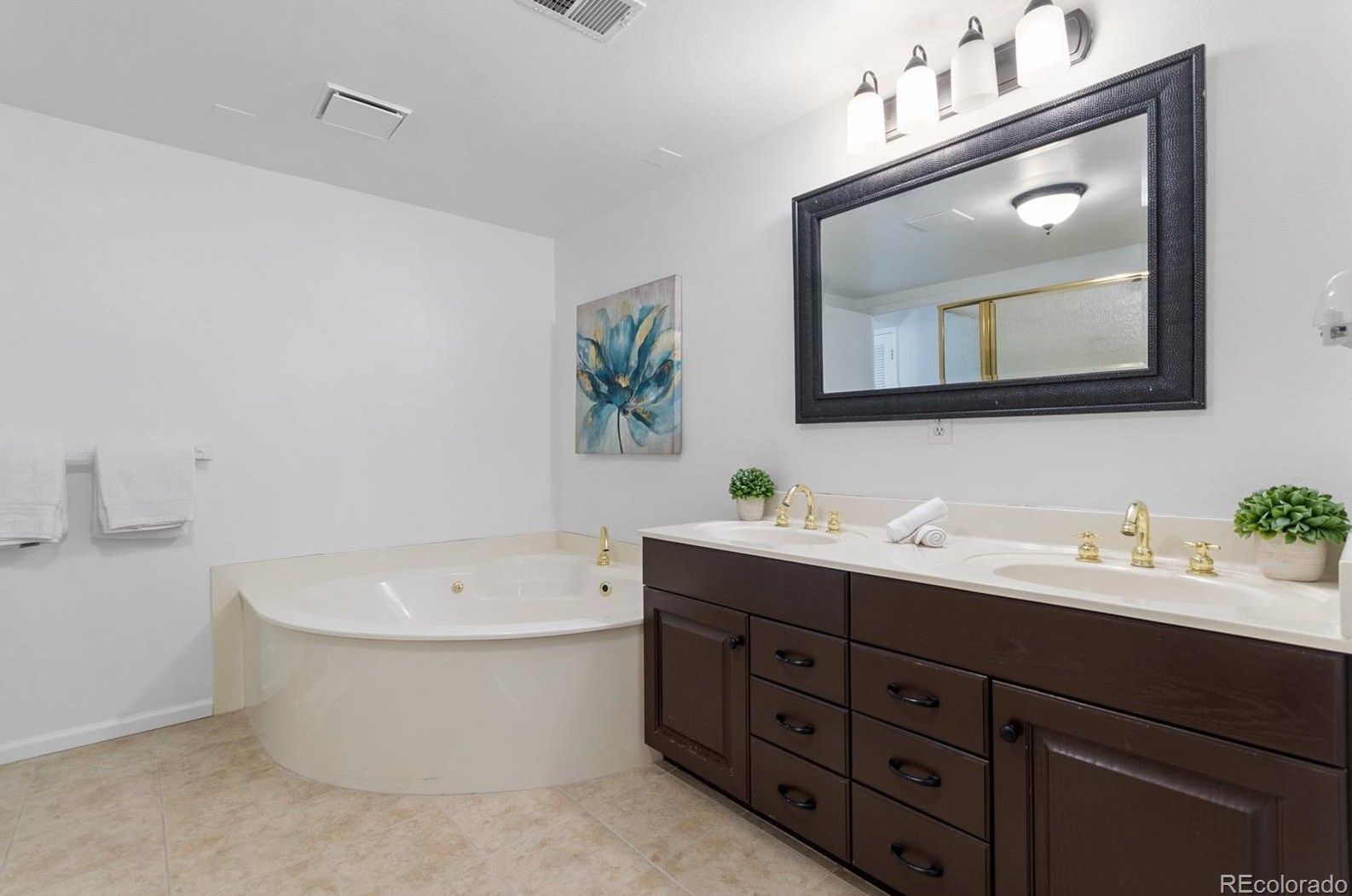 6220 Marion Way, Littleton CO 80121-2619 exterior