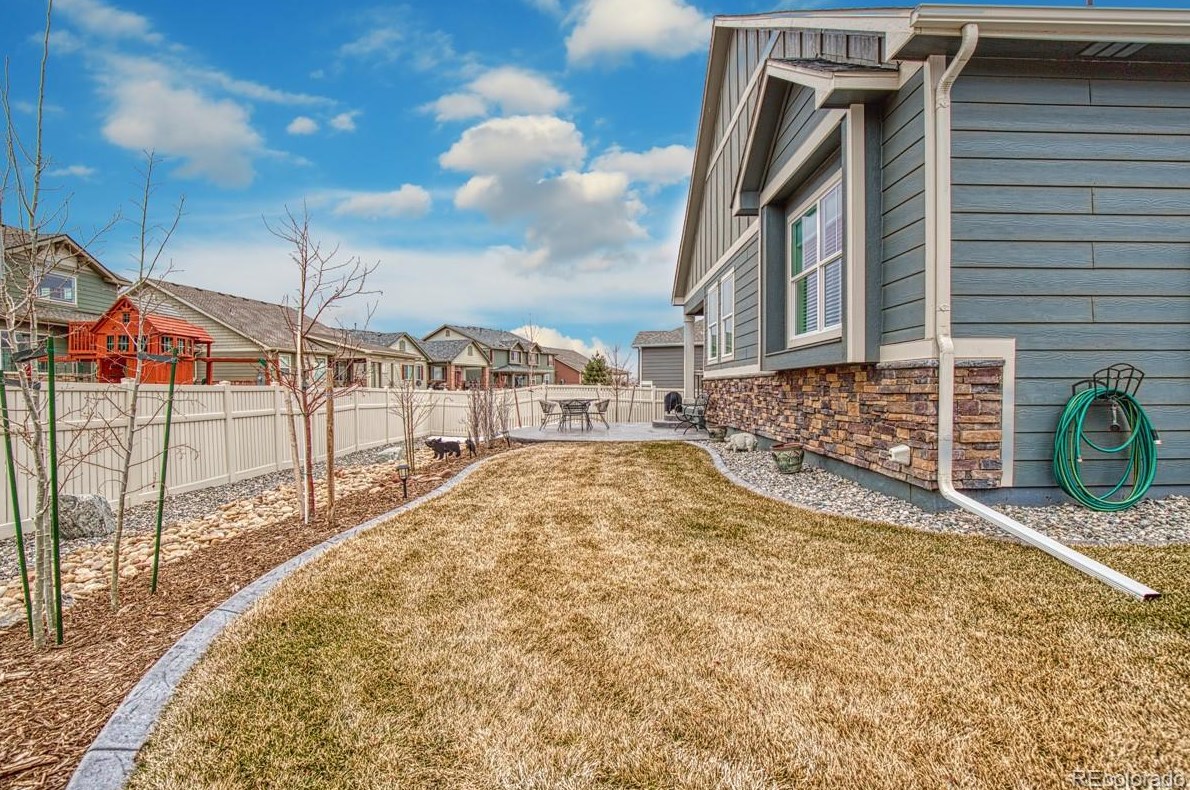 8810 Ferncrest St, Longmont CO  80504-3522 exterior