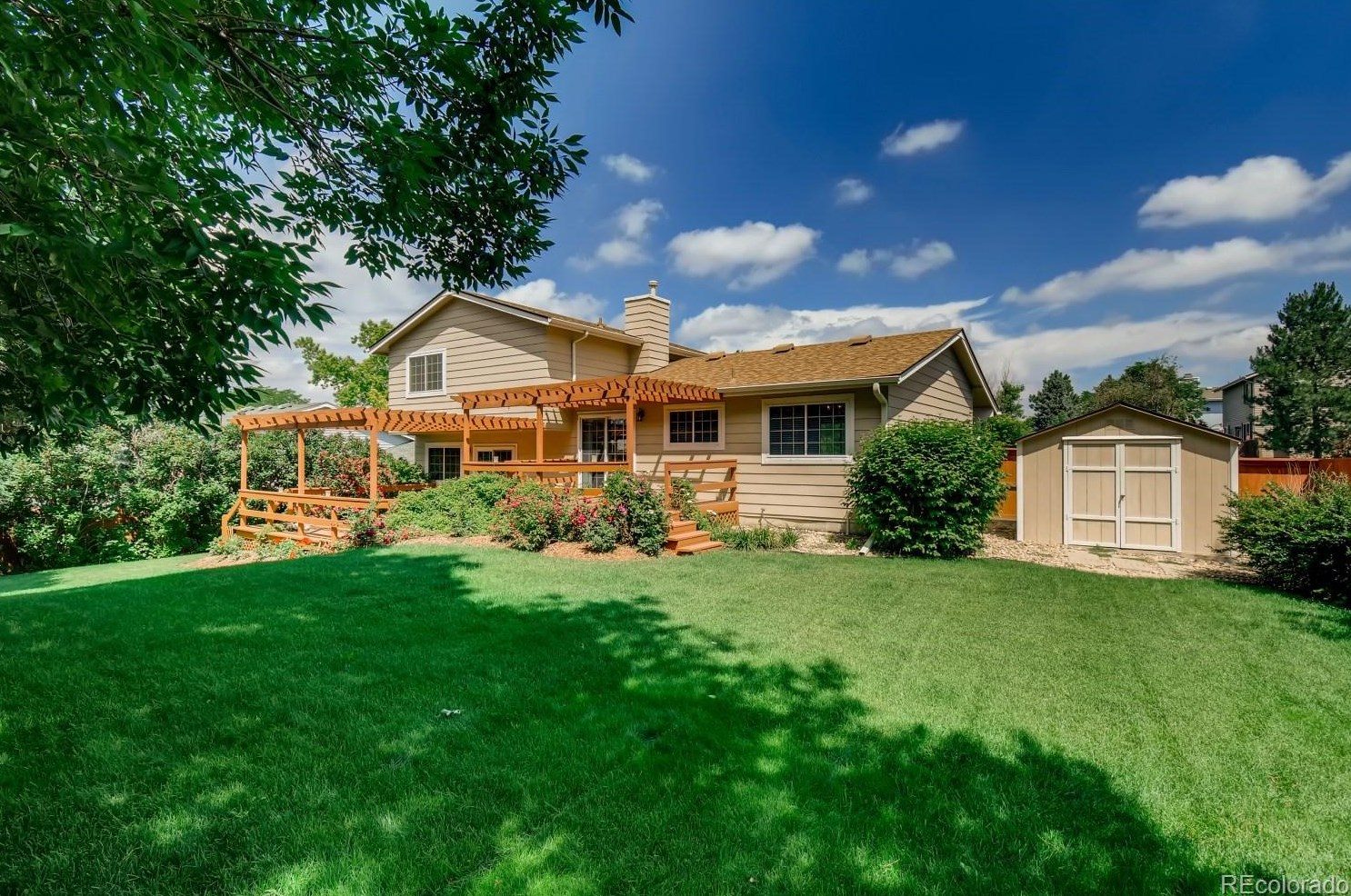 740 Pr Rdg Rd, Littleton CO 80126-2038 exterior