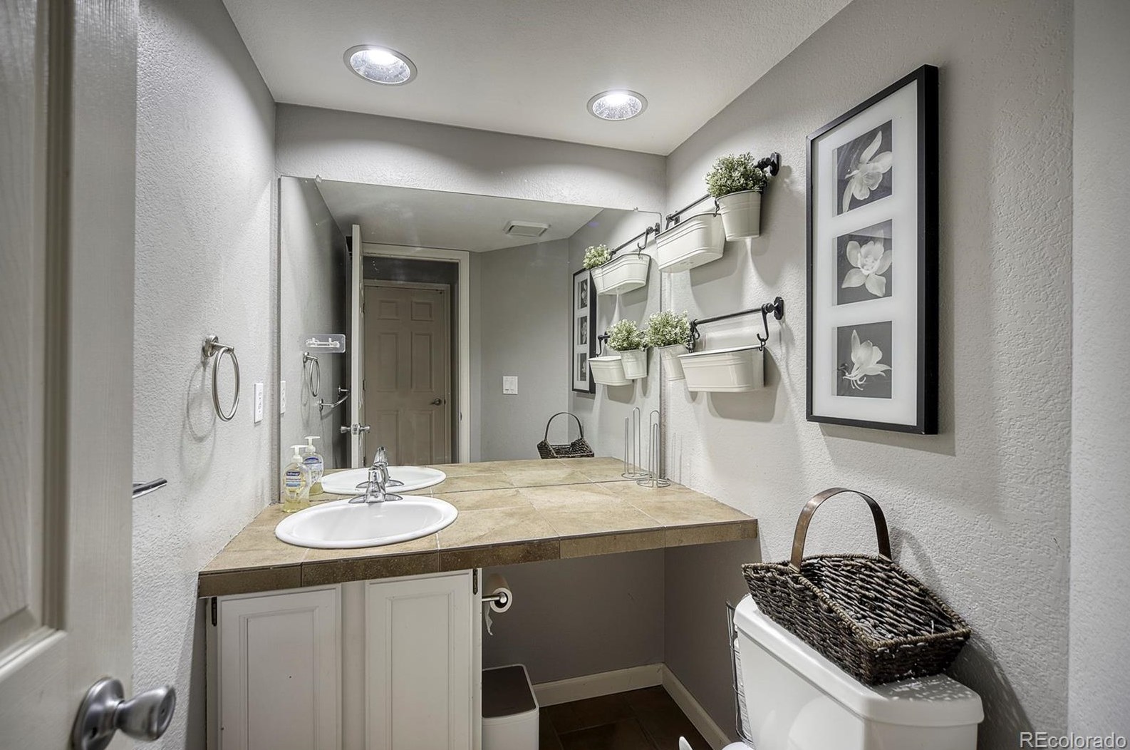 9260 Buttonhill Ct, Littleton CO 80130-4423 exterior