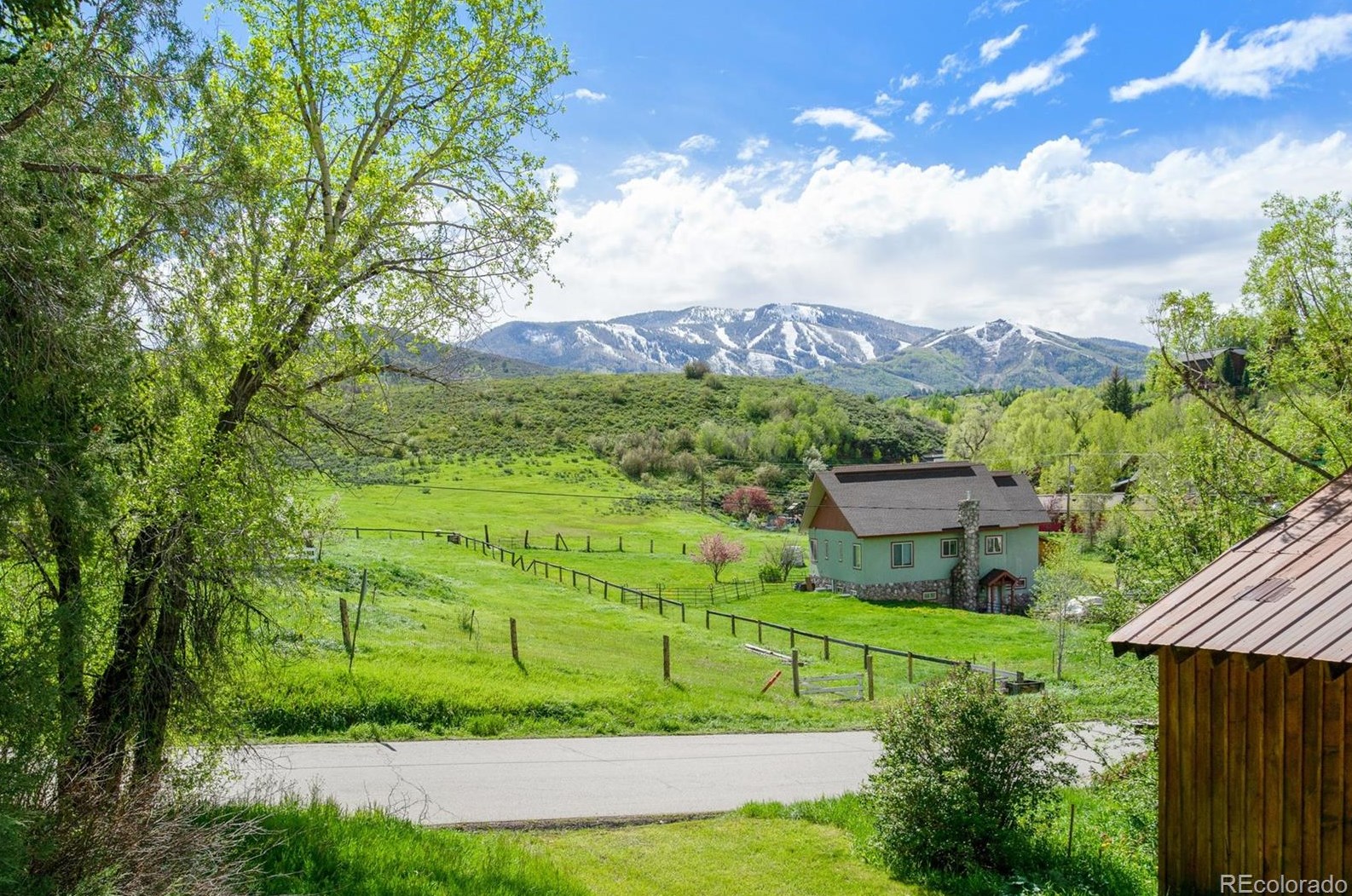 15 Nob St, Steamboat Springs CO  80487-4911 exterior