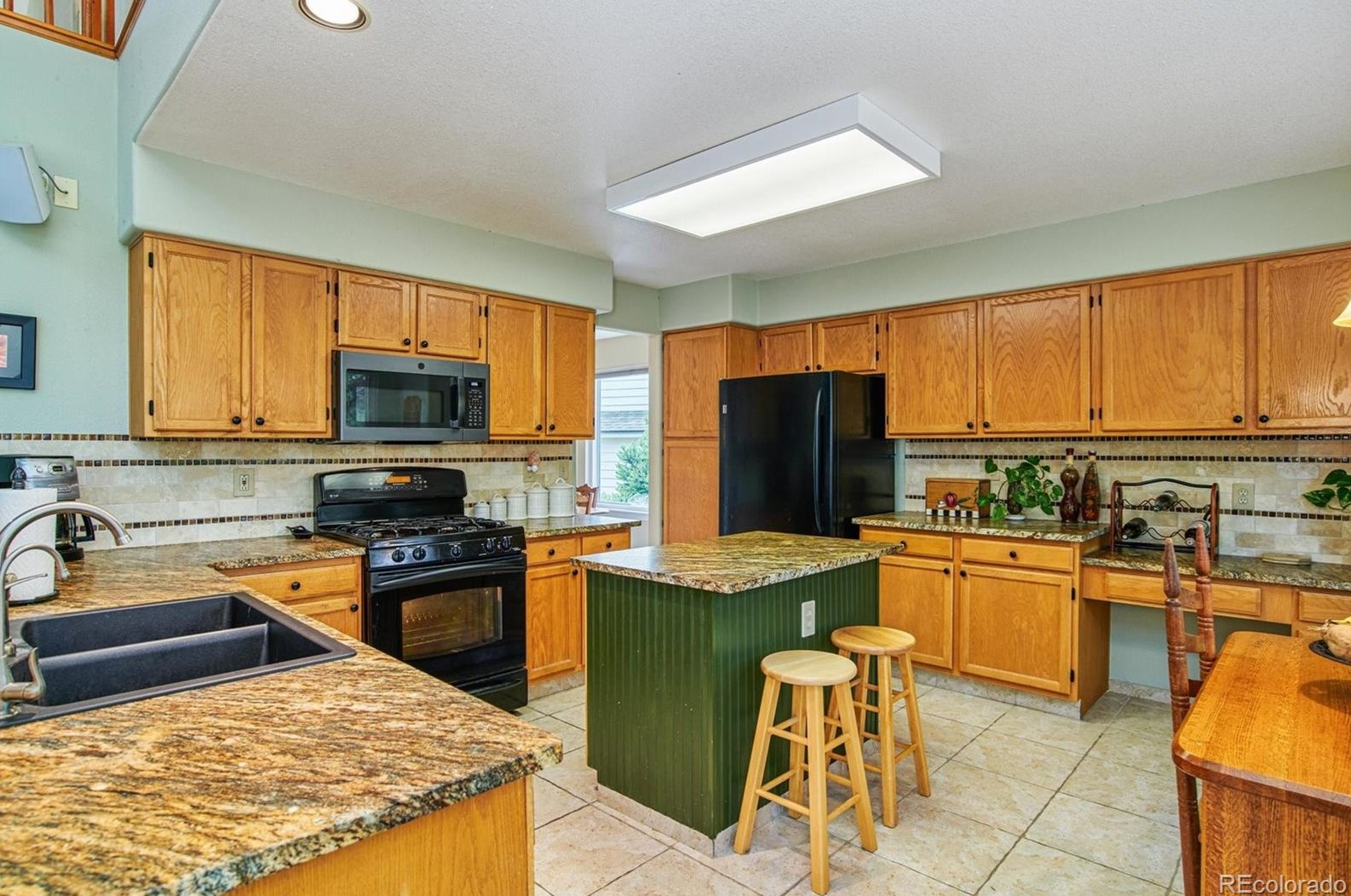 10039 Silver Maple Rd, Littleton CO 80129-5460 exterior