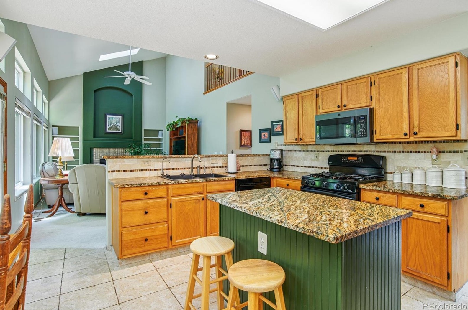 10039 Silver Maple Rd, Littleton CO 80129-5460 exterior