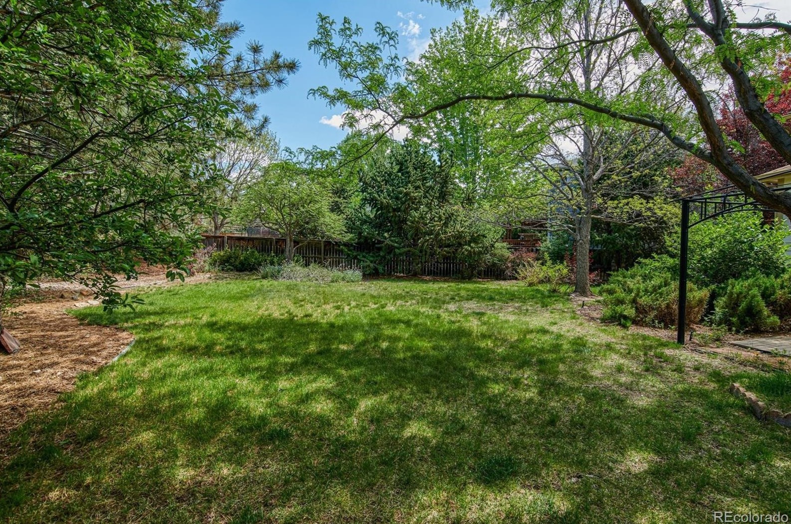 10039 Silver Maple Rd, Littleton CO 80129-5460 exterior