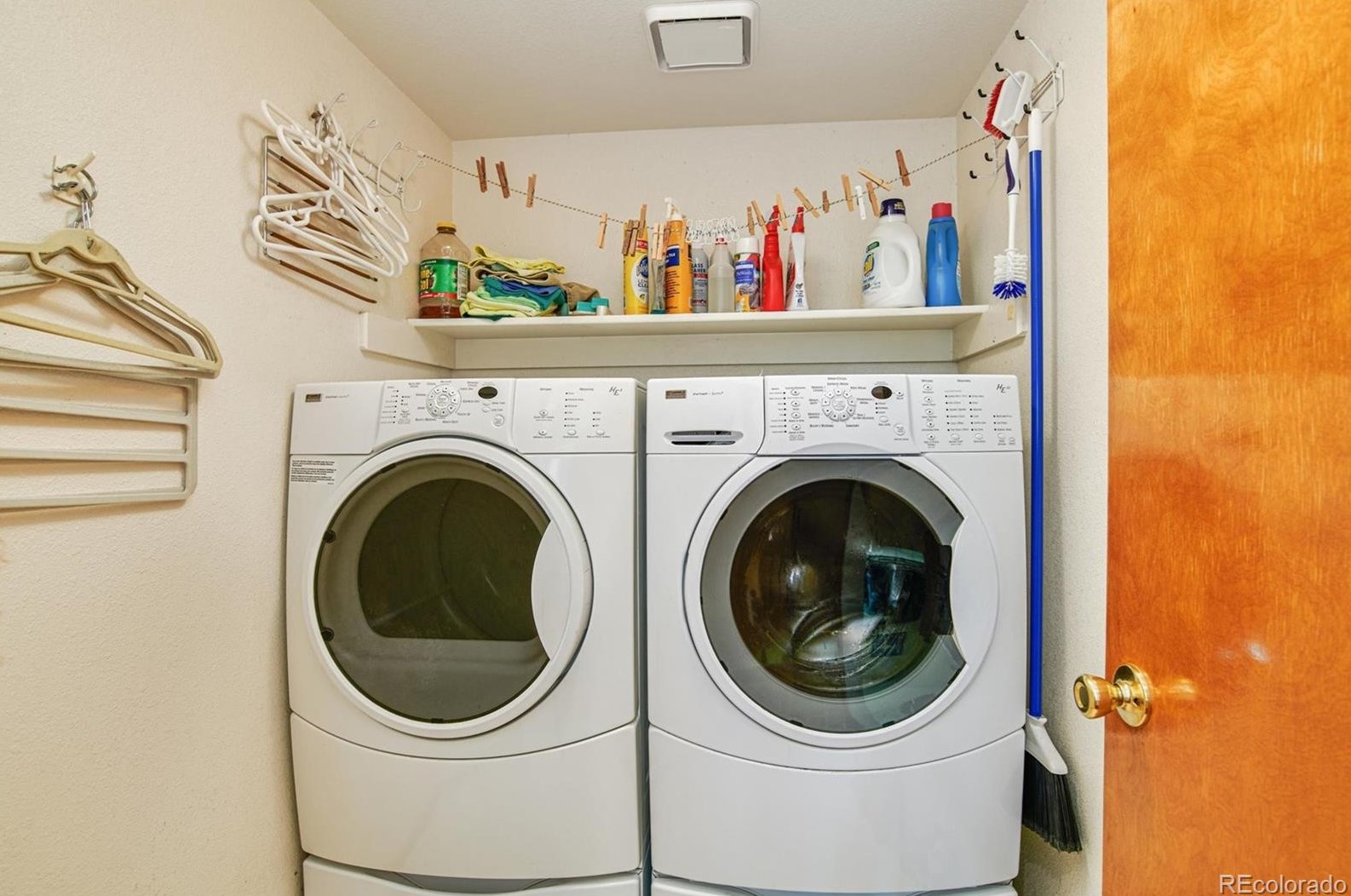 10039 Silver Maple Rd, Littleton CO 80129-5460 exterior