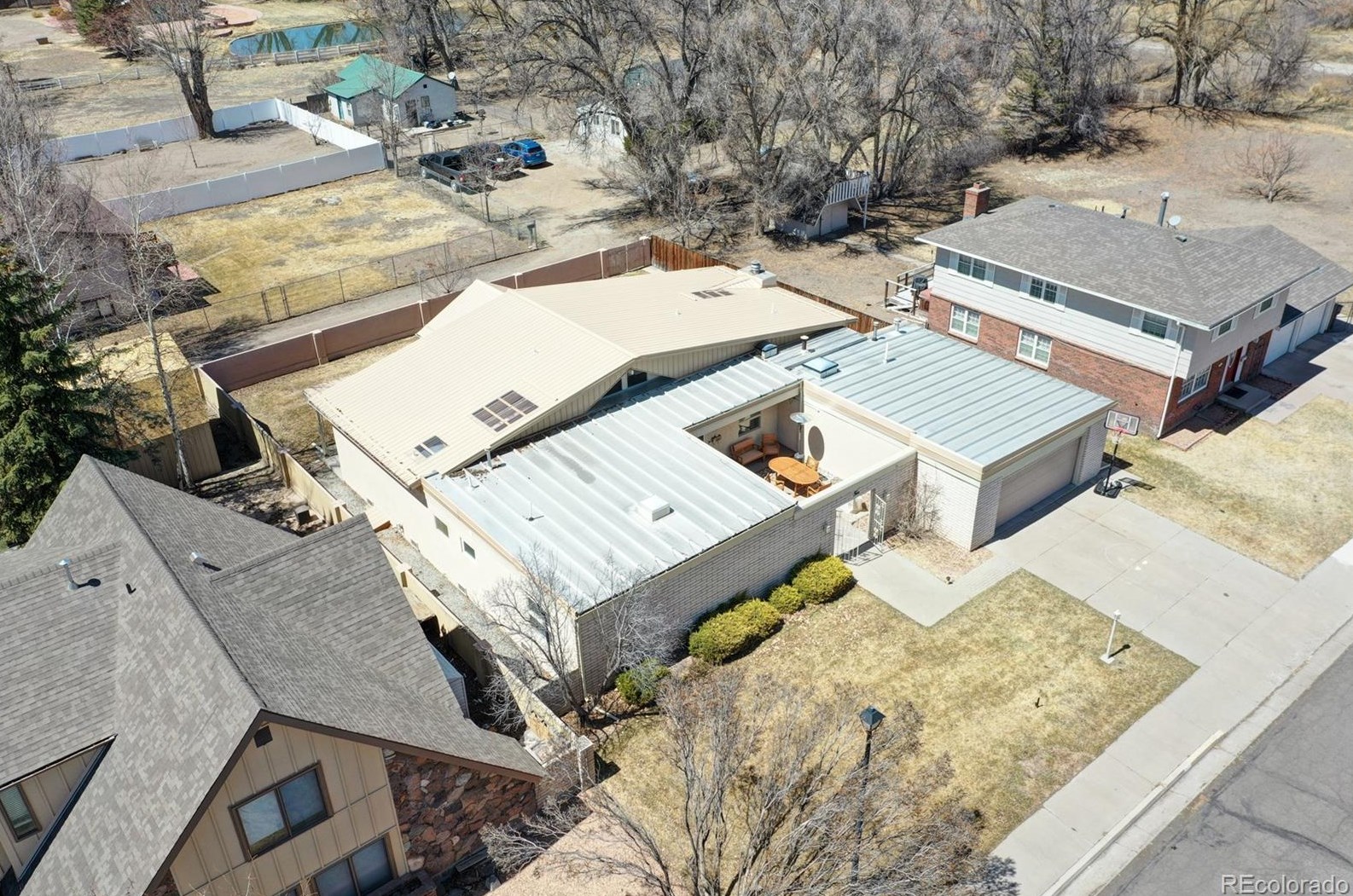 2 Bellwood Dr, Alamosa CO 81101-2438 exterior