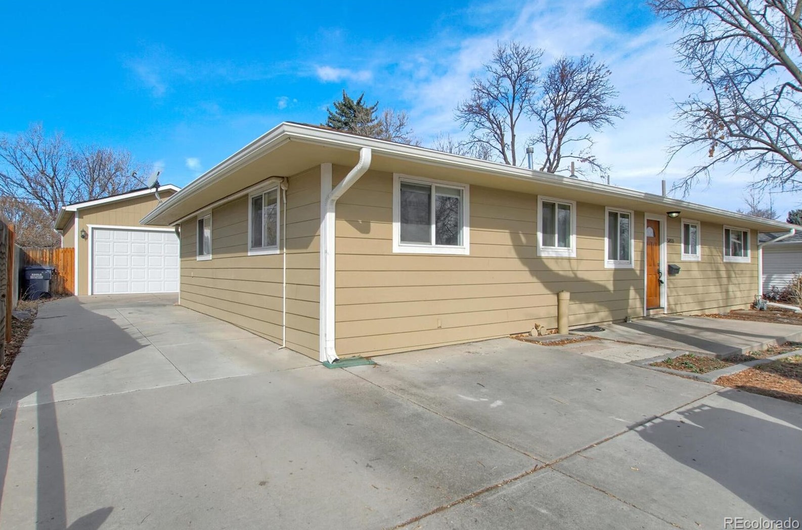 5855 Cherokee St, Littleton CO 80120-2340 exterior