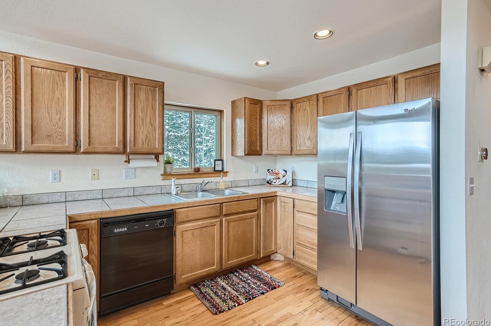 902 Karlann Dr, Arvada CO  80422-4067 exterior