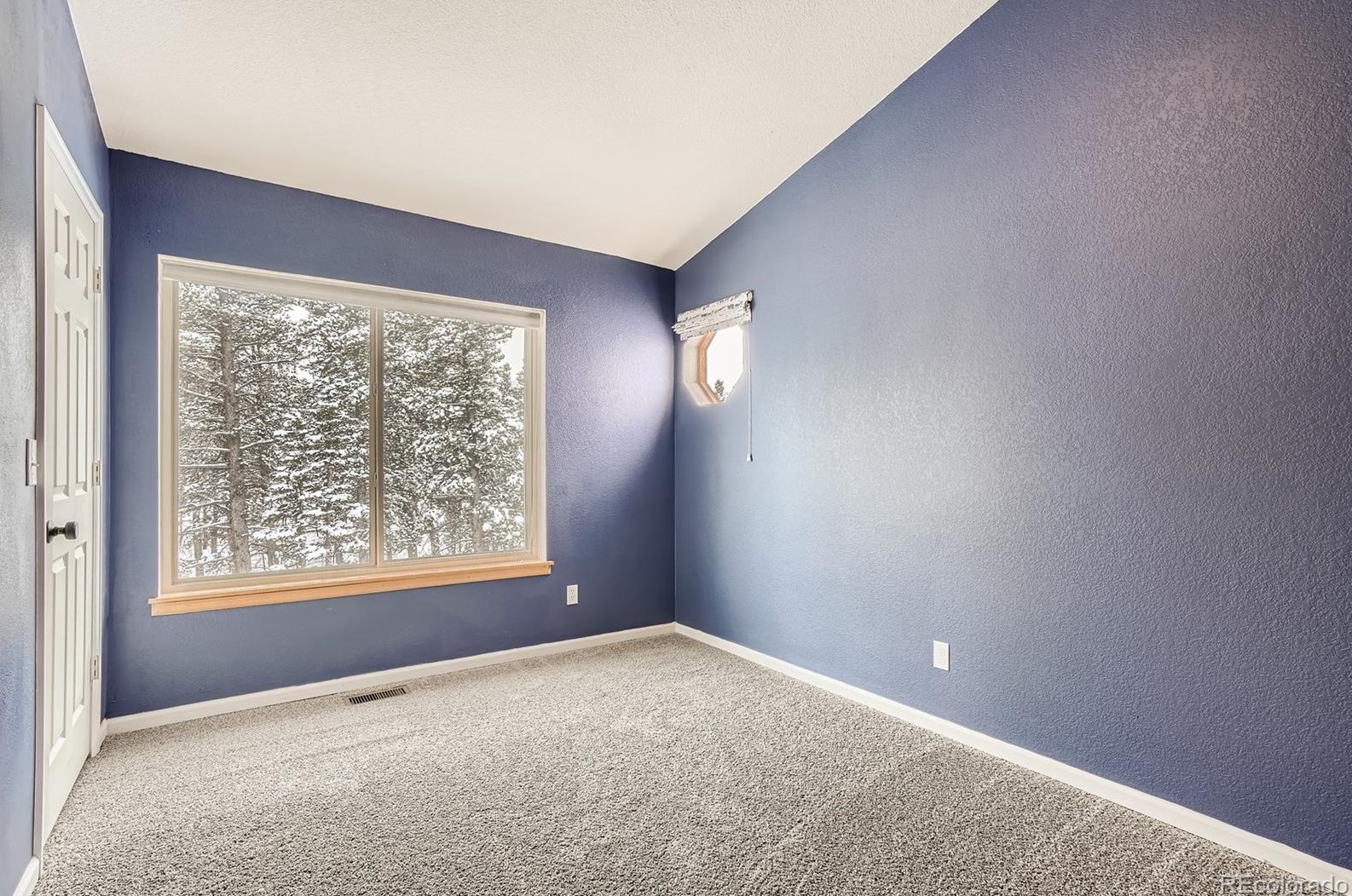 902 Karlann Dr, Arvada CO  80422-4067 exterior